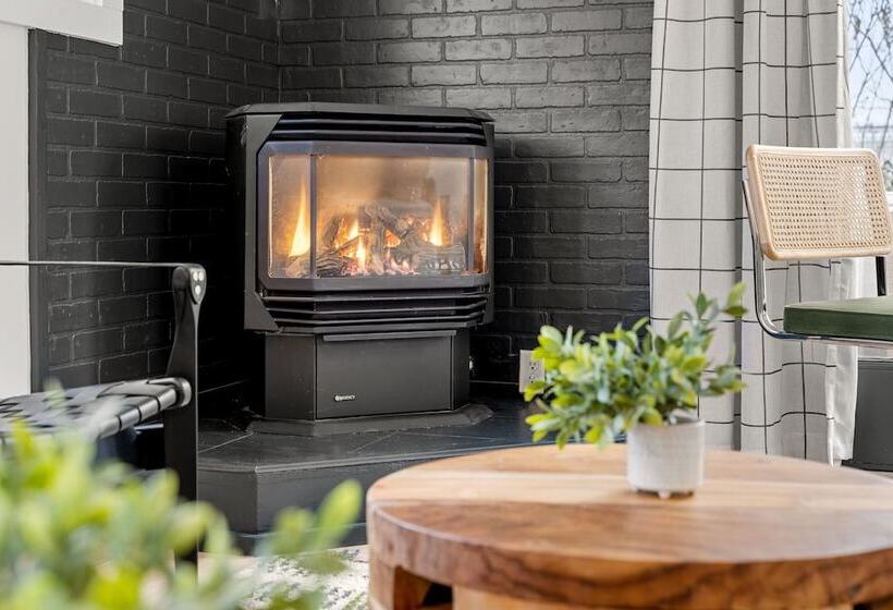 Nocleg ze śniadaniem Launchpoint Lodge: Entire