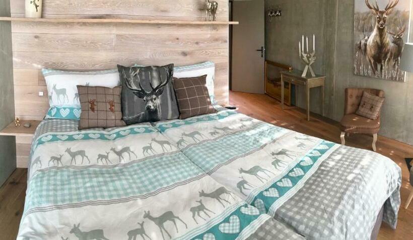 مبيت وإفطار Mountain Chalet Amden