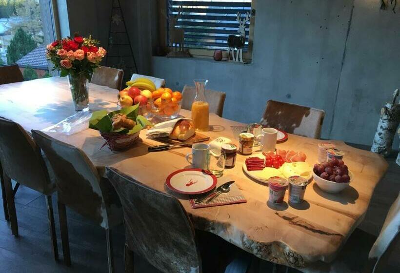 مبيت وإفطار Mountain Chalet Amden