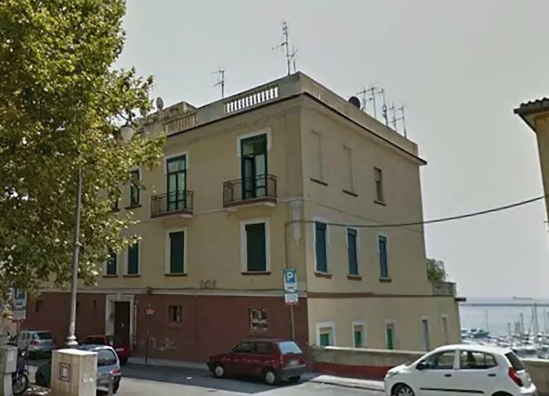 پانسیون Nereidi Suites