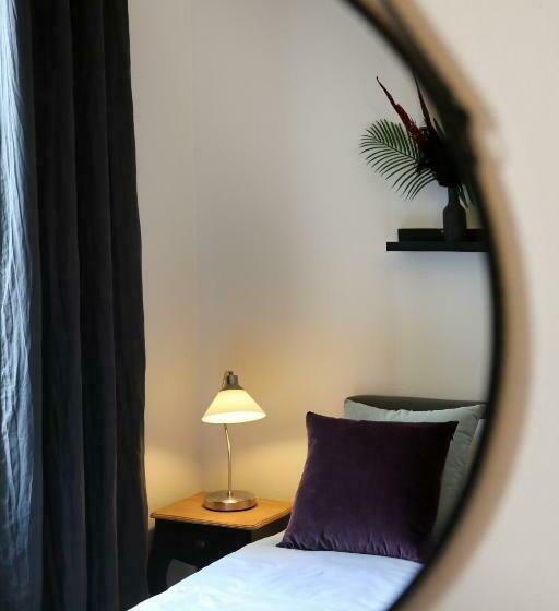 פנסיון Troisième Droite