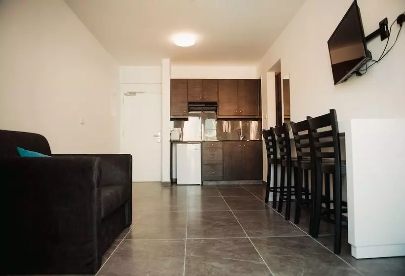 A Maos Hotel Apartments