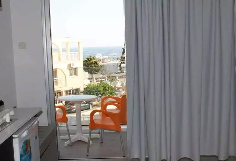 A Maos Hotel Apartments