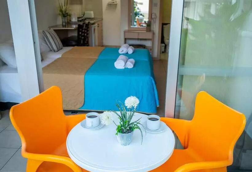 A Maos Hotel Apartments