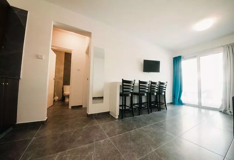 A Maos Hotel Apartments