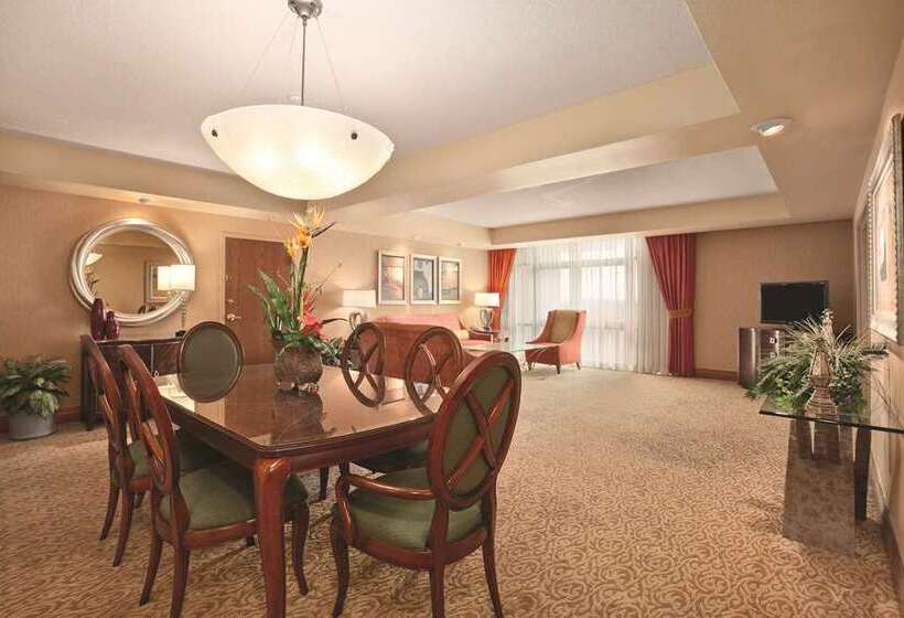 בית מלון כפרי Embassy Suites By Hilton At Hot Springs Convention Center