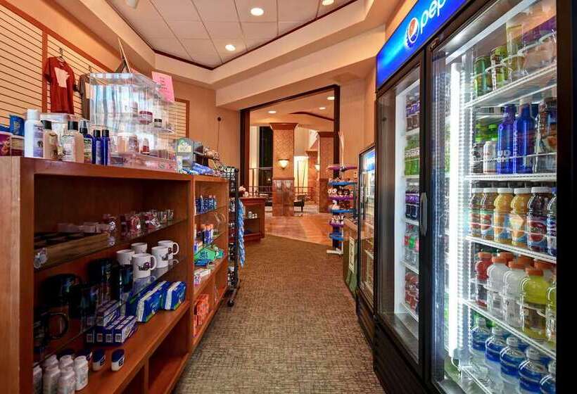 בית מלון כפרי Embassy Suites By Hilton At Hot Springs Convention Center