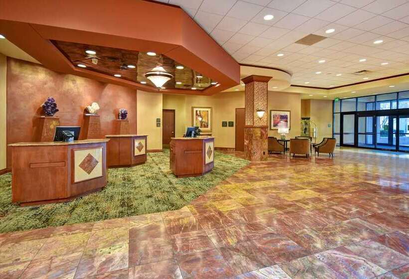 בית מלון כפרי Embassy Suites By Hilton At Hot Springs Convention Center