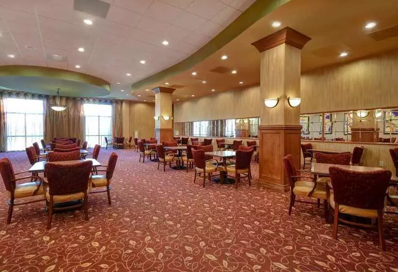 فندق Embassy Suites By Hilton At Hot Springs Convention Center