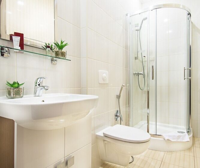 Greguar Hotel By Uhm