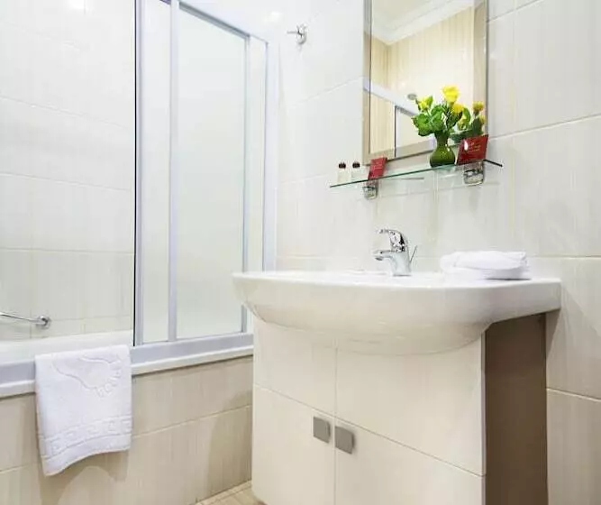 Greguar Hotel By Uhm