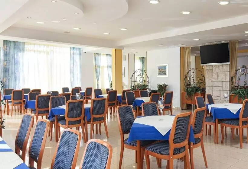 فندق فئة نجمة واحدة Villa Pitomcia