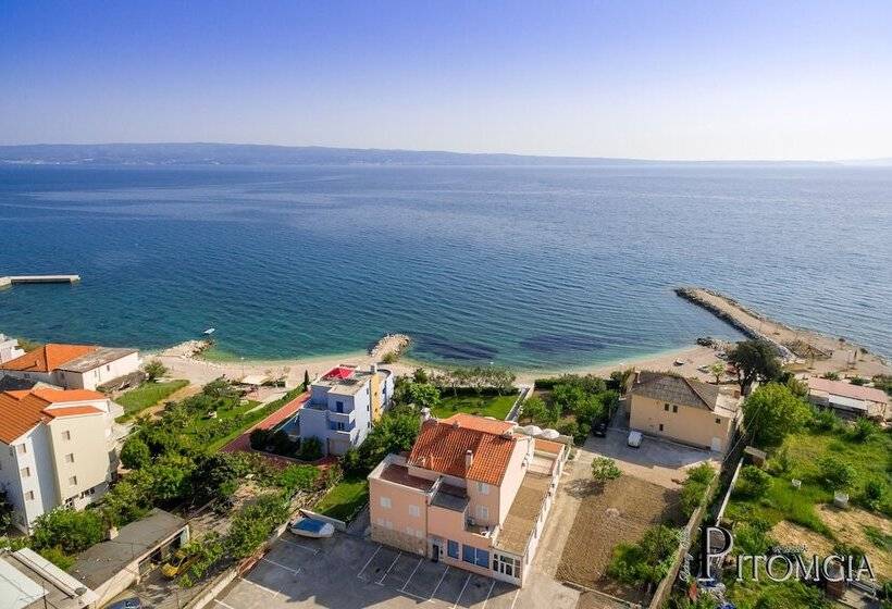 فندق فئة نجمة واحدة Villa Pitomcia