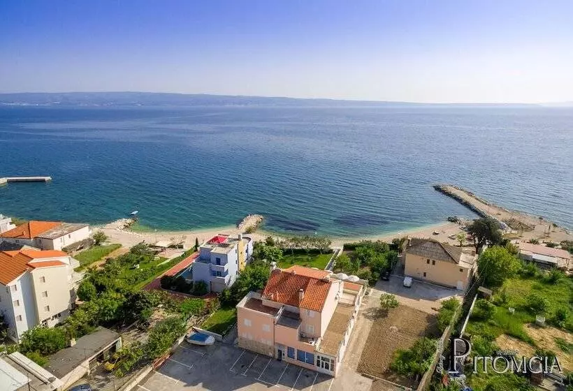 فندق فئة نجمة واحدة Villa Pitomcia