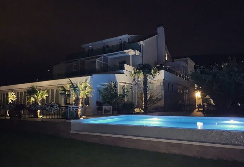 فندق فئة نجمة واحدة Villa Pitomcia