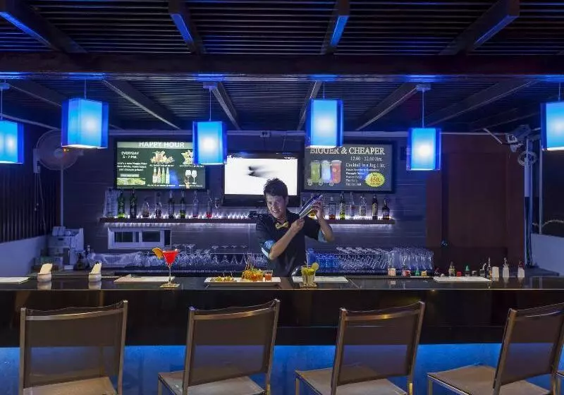 Ashlee Hub Hotel Patong