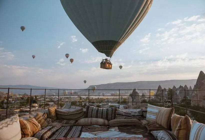 فندق Cappadocia Cave Suites