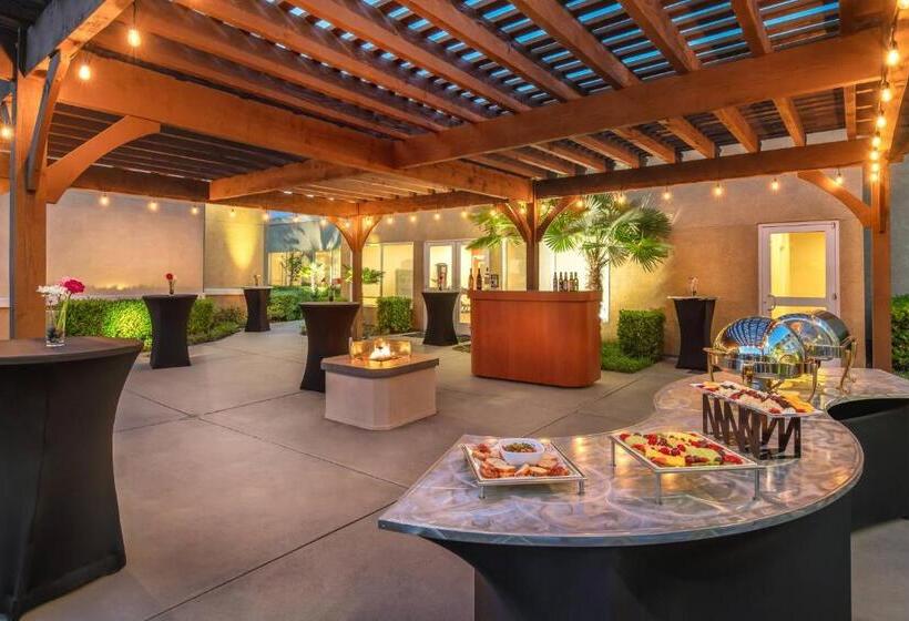 בית מלון כפרי Courtyard By Marriott Sacramento Cal Expo