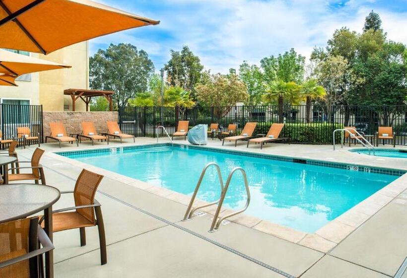 בית מלון כפרי Courtyard By Marriott Sacramento Cal Expo