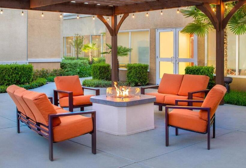 בית מלון כפרי Courtyard By Marriott Sacramento Cal Expo