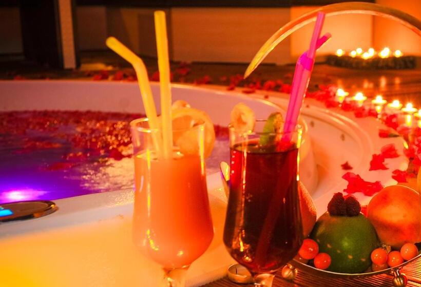 Cratos Premium Hotel Casino & Spa