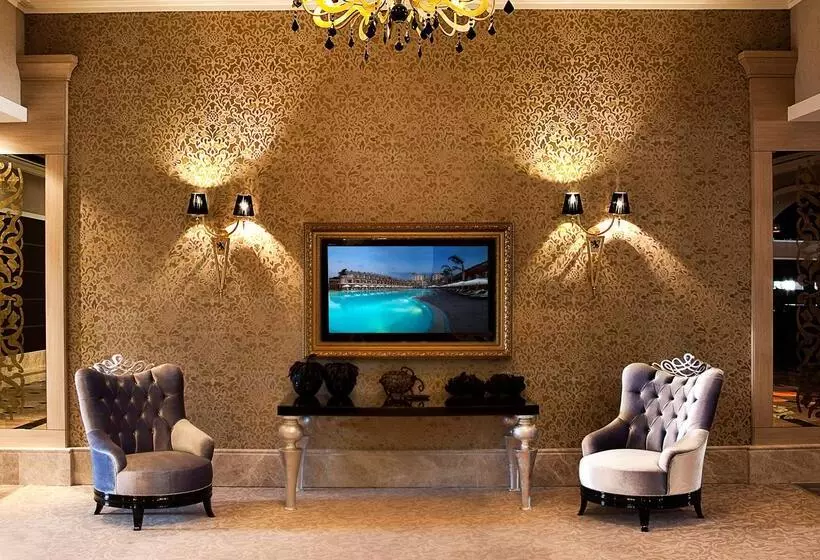 Cratos Premium Hotel Casino & Spa