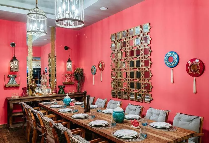 Cratos Premium Hotel Casino & Spa