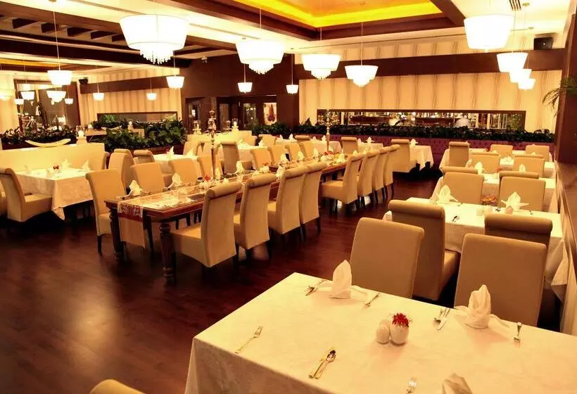 Cratos Premium Hotel Casino & Spa