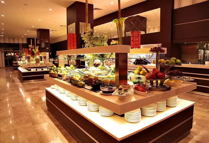 Cratos Premium Hotel Casino & Spa