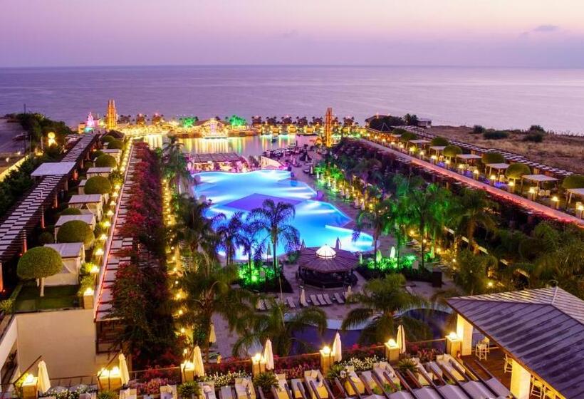 Cratos Premium Hotel Casino & Spa