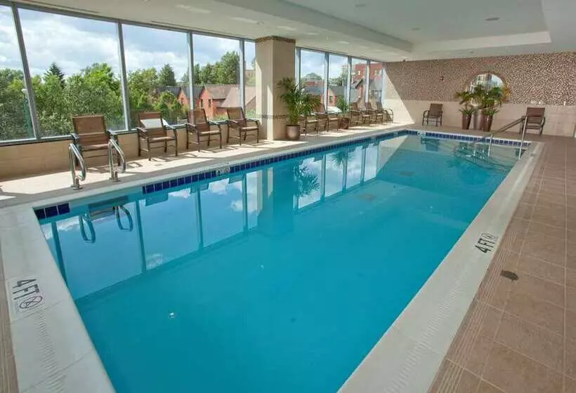 ホテル Embassy Suites Buffalo