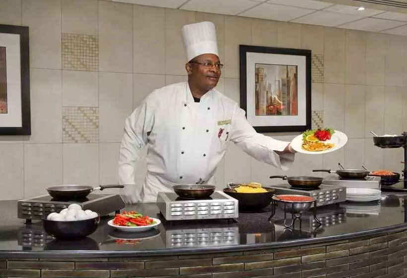 ホテル Embassy Suites Buffalo