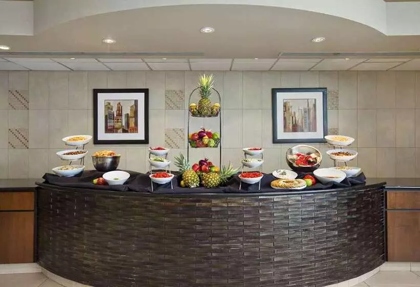 ホテル Embassy Suites Buffalo