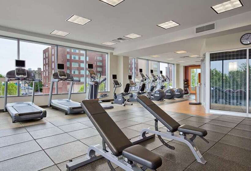 Otel Embassy Suites Buffalo