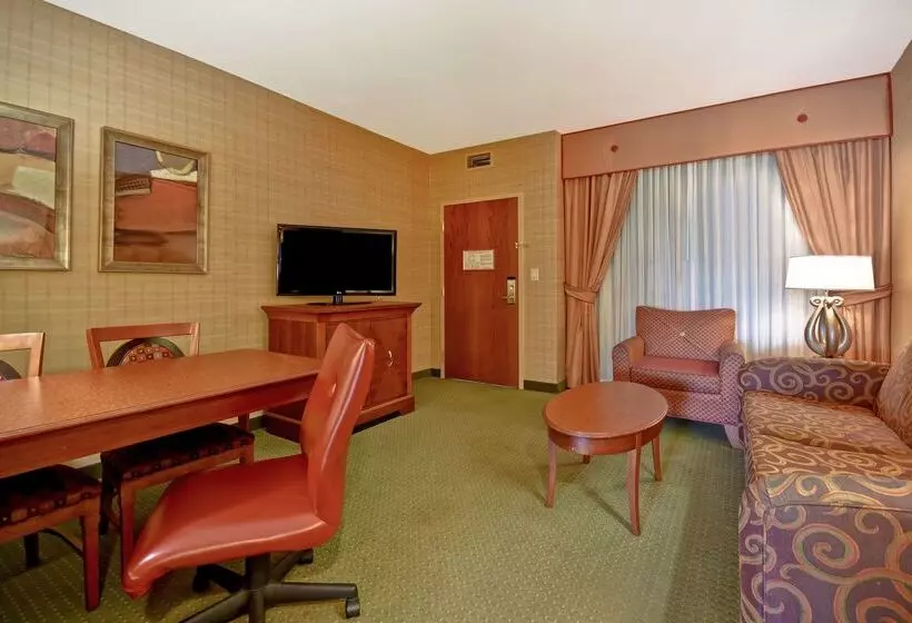 ホテル Embassy Suites By Hilton At Hot Springs Convention Center