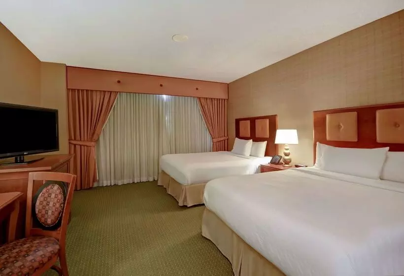 ホテル Embassy Suites By Hilton At Hot Springs Convention Center