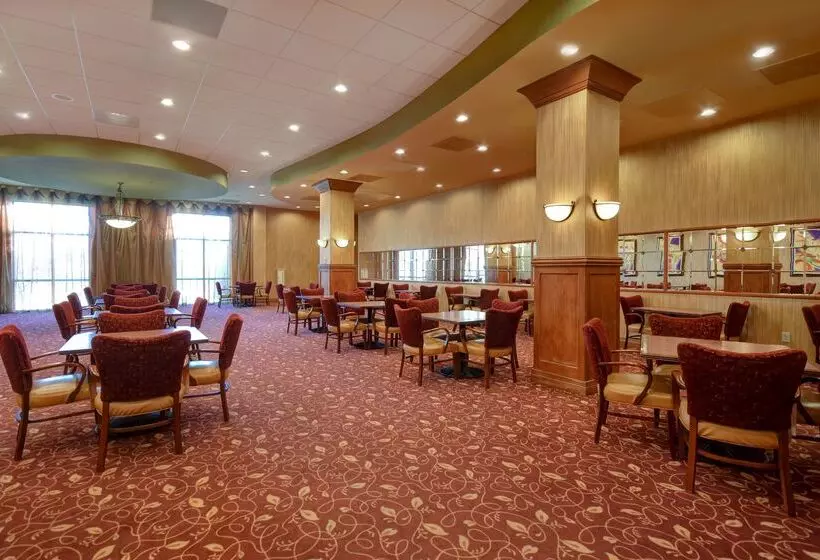 ホテル Embassy Suites By Hilton At Hot Springs Convention Center