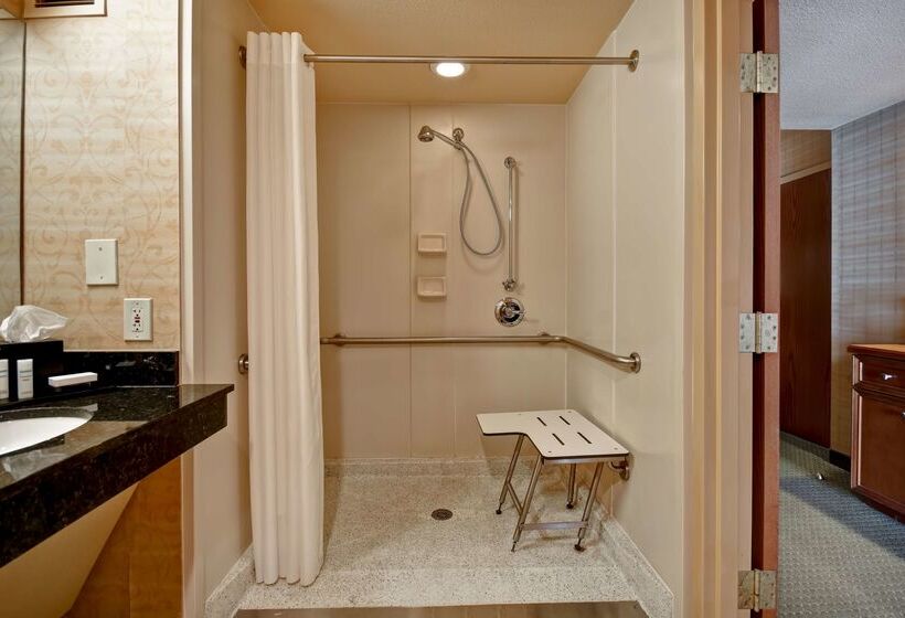 בית מלון כפרי Embassy Suites By Hilton At Hot Springs Convention Center