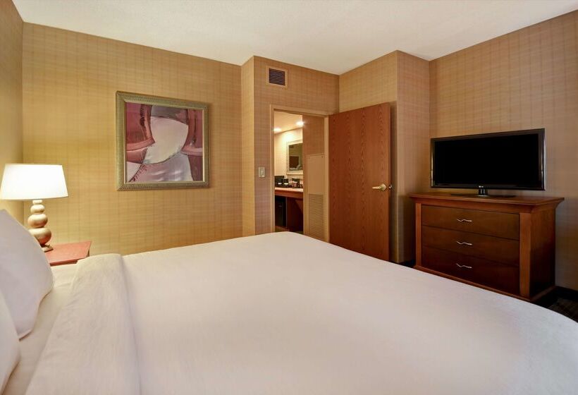 בית מלון כפרי Embassy Suites By Hilton At Hot Springs Convention Center