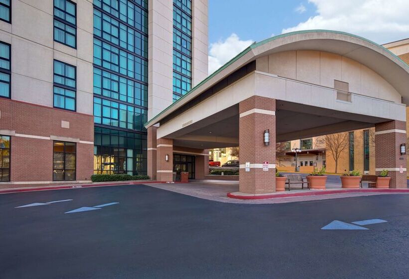 בית מלון כפרי Embassy Suites By Hilton At Hot Springs Convention Center