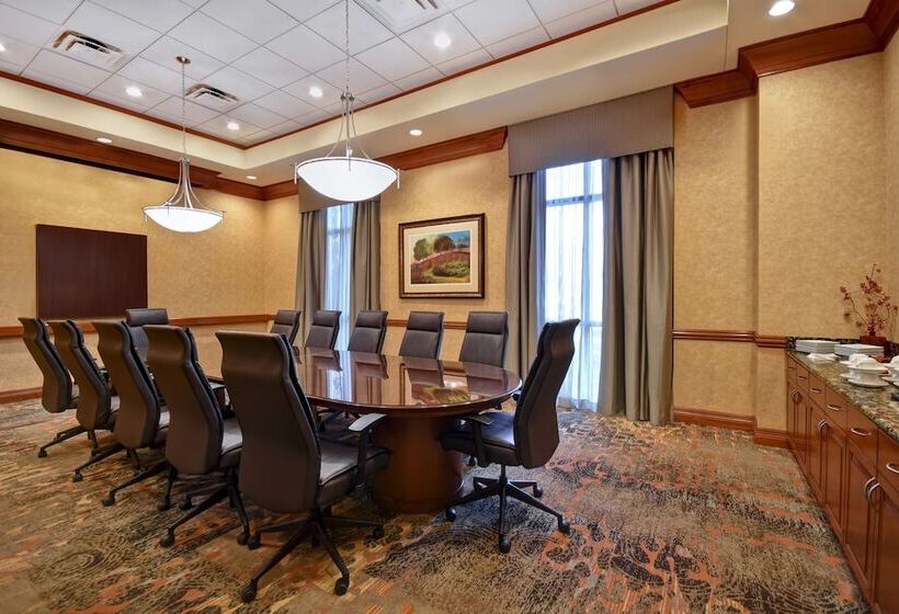 בית מלון כפרי Embassy Suites By Hilton At Hot Springs Convention Center