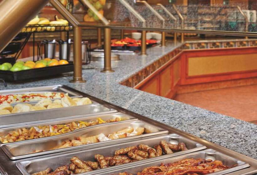 בית מלון כפרי Embassy Suites By Hilton At Hot Springs Convention Center