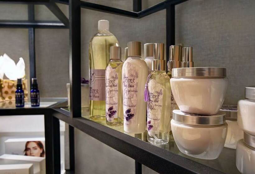 בית מלון כפרי Embassy Suites By Hilton At Hot Springs Convention Center