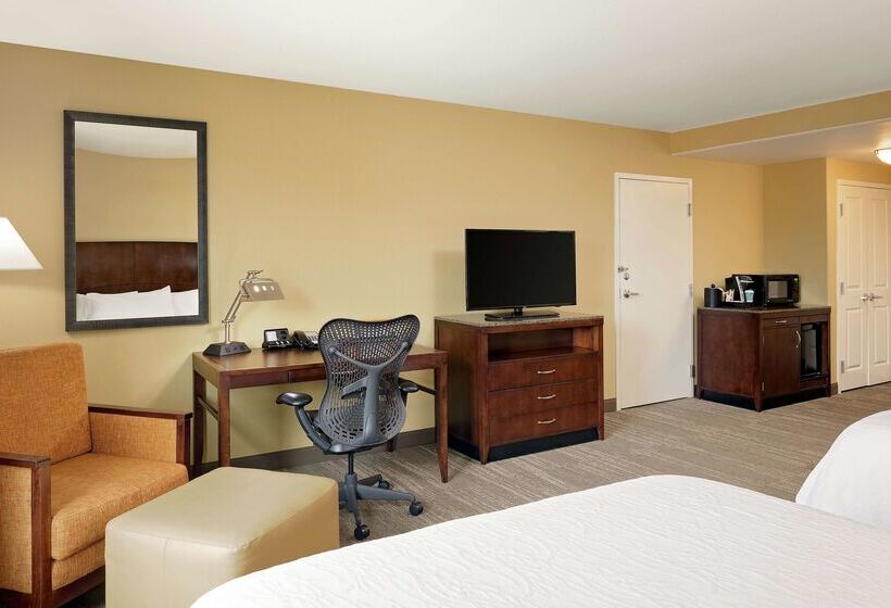 Отель Hilton Garden Inn Fontana