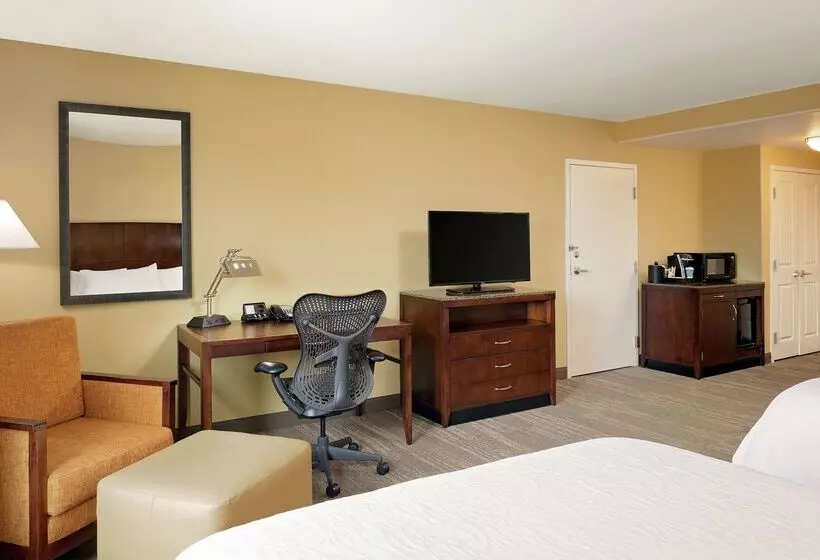 酒店 Hilton Garden Inn Fontana