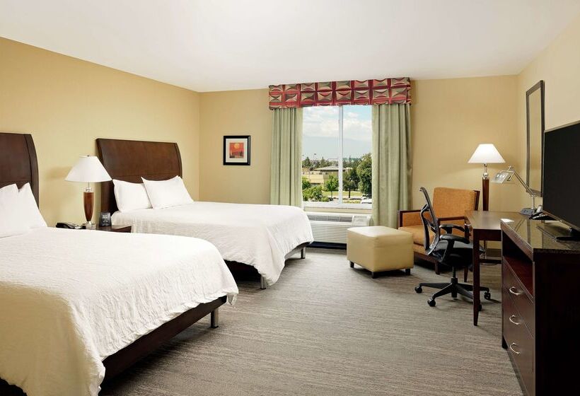 Отель Hilton Garden Inn Fontana