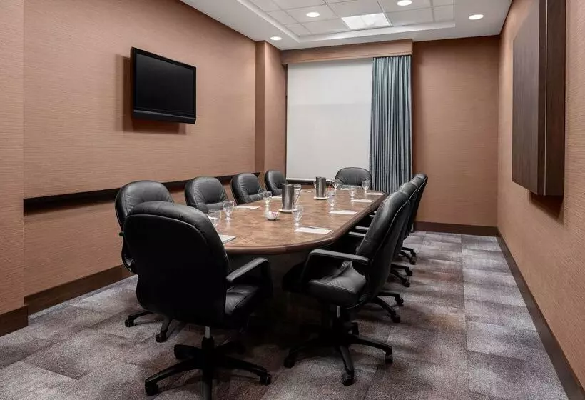 فندق Hilton Garden Inn Minneapolis Downtown