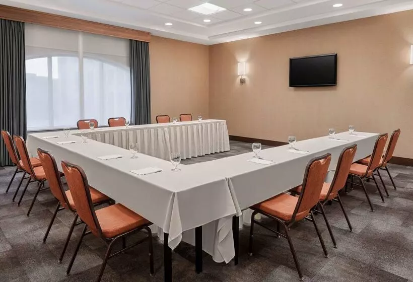 فندق Hilton Garden Inn Minneapolis Downtown