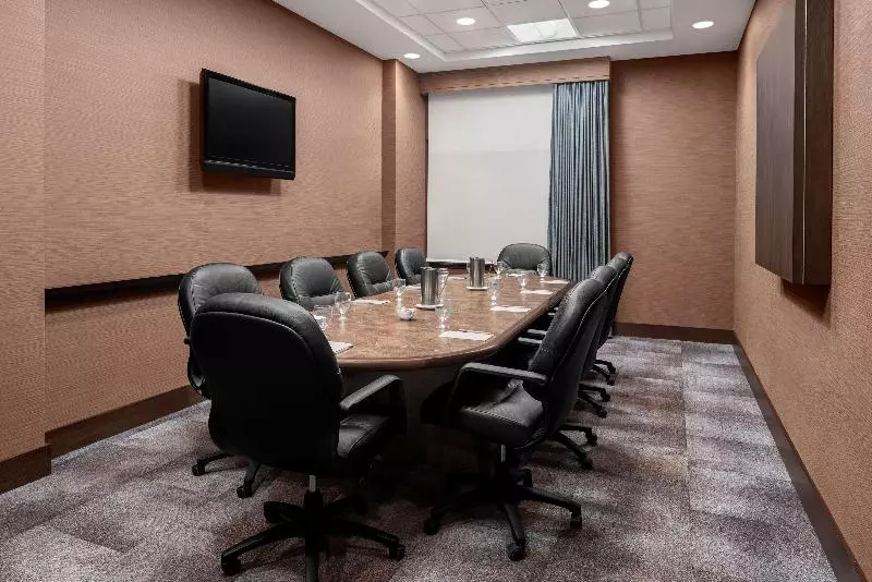 فندق Hilton Garden Inn Minneapolis Downtown