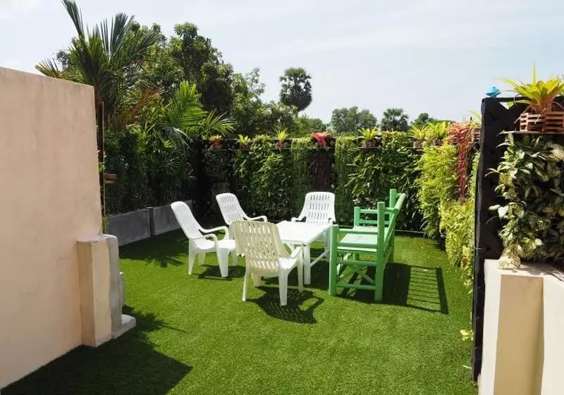 Hotell Karon Living Room Sha Plus